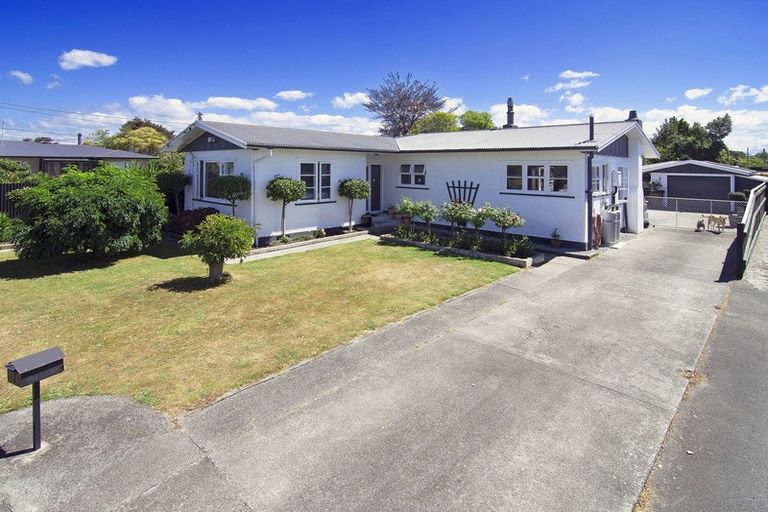 Photo of property in 1 Newall Place, Solway, Masterton, 5810