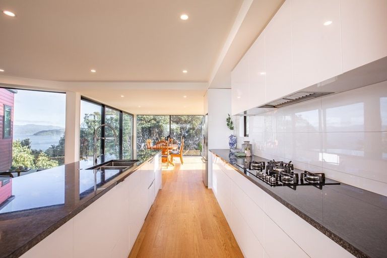 Photo of property in 10 Satchell Way, Kaiwharawhara, Wellington, 6035