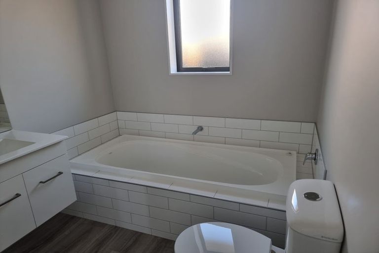 Photo of property in 79 Akoranga Place, Hornby, Christchurch, 8042