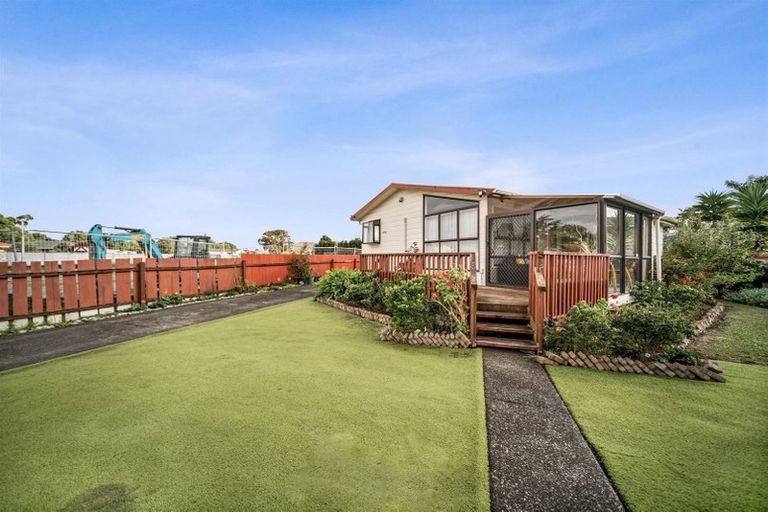 Photo of property in 20 Watchfield Close, Mangere, Auckland, 2022