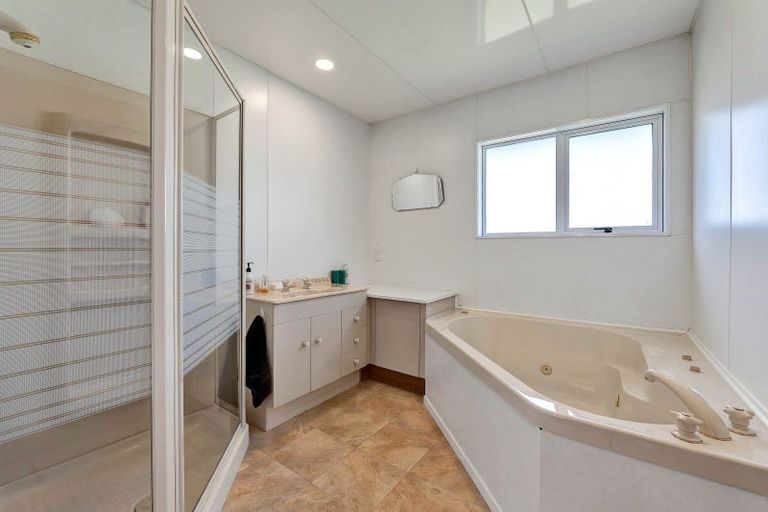 Photo of property in 312 Corbett Road, Paraite, New Plymouth, 4373