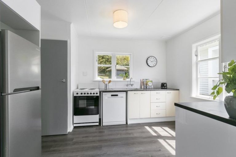 Photo of property in 195 Wellington Road, Wainuiomata, Lower Hutt, 5014