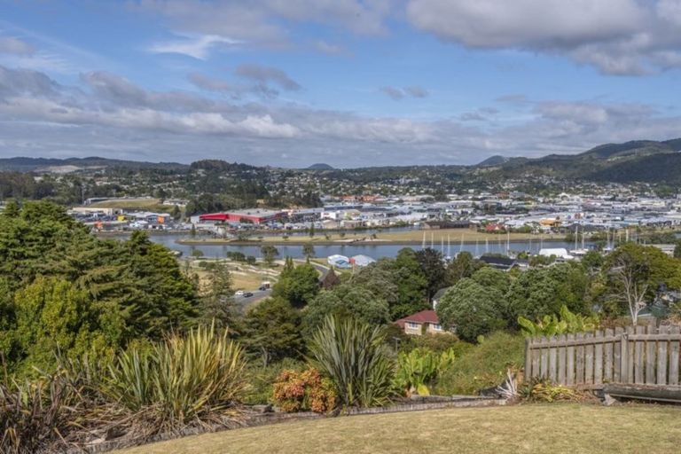 Photo of property in 27 Memorial Drive, Parahaki, Whangarei, 0112