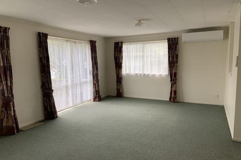Photo of property in 16a Hampton Hill Road, Tawa, Wellington, 5028