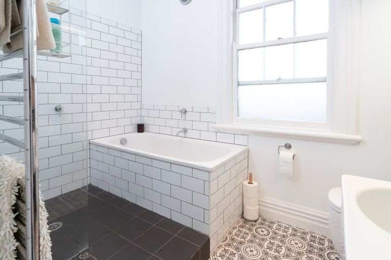 Photo of property in 17 Honiana Te Puni Street, Aro Valley, Wellington, 6021