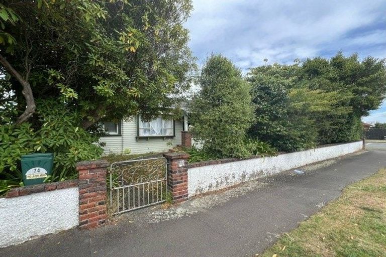 Photo of property in 74 Limbrick Street, Terrace End, Palmerston North, 4410