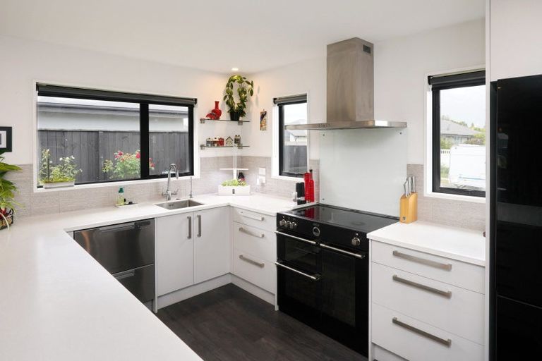 Photo of property in 11 Brantholme Place, Rangiora, 7400