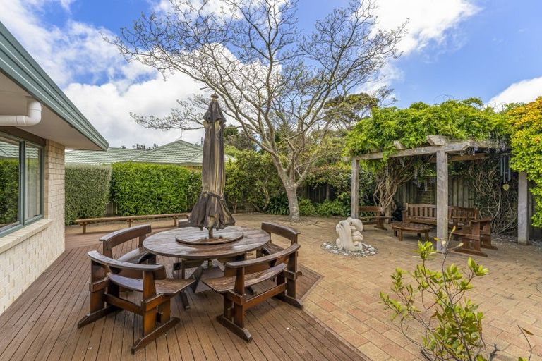 Photo of property in 9 Leigh Place, Paraparaumu Beach, Paraparaumu, 5032