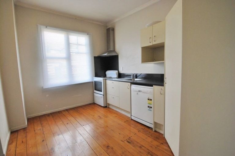 Photo of property in 15 Hall Street, Newtown, Wellington, 6021