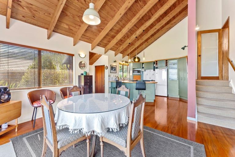 Photo of property in 73 Waitea Road, Muriwai, Waimauku, 0881