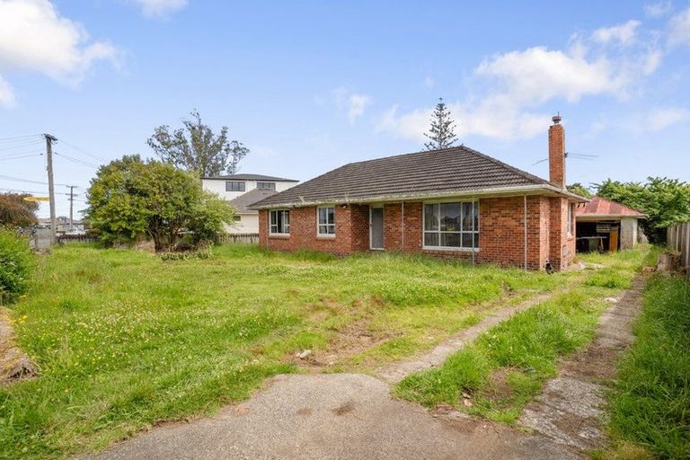 Photo of property in 658 Te Atatu Road, Te Atatu Peninsula, Auckland, 0610