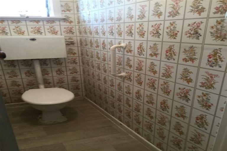 Photo of property in 10 Boler Place, New Lynn, Auckland, 0600