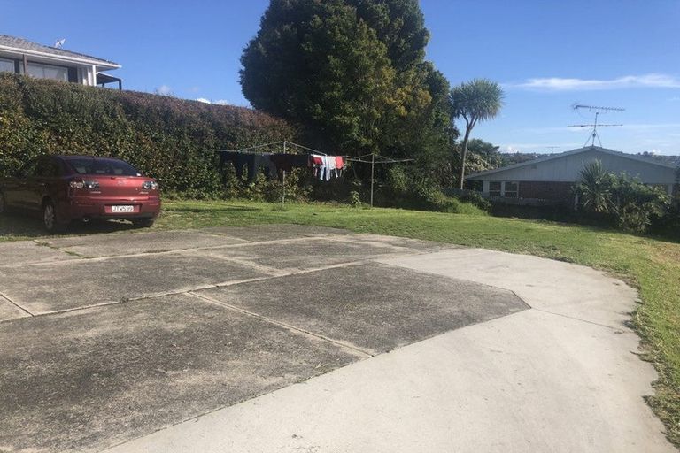 Photo of property in 61 Ocean View Road, Hillcrest, Auckland, 0627