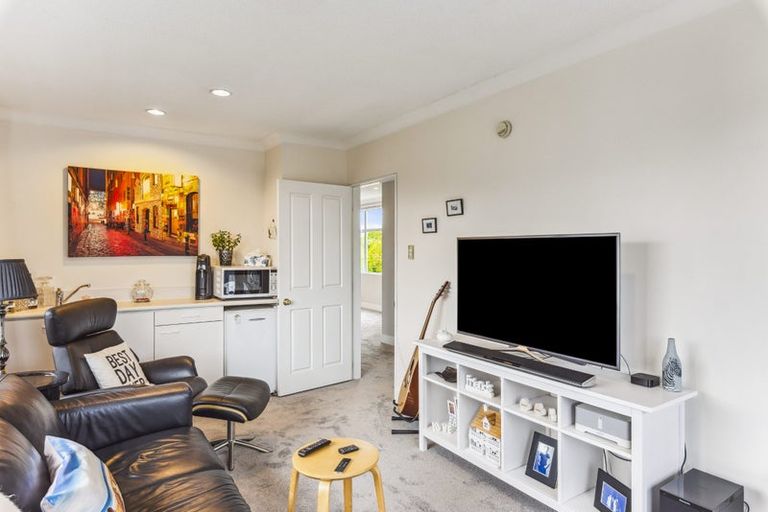 Photo of property in 47 Golf Road, Paraparaumu Beach, Paraparaumu, 5032