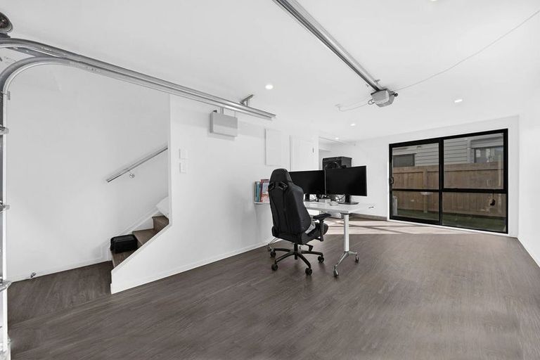 Photo of property in 3/45 Dale Crescent, Pakuranga, Auckland, 2010