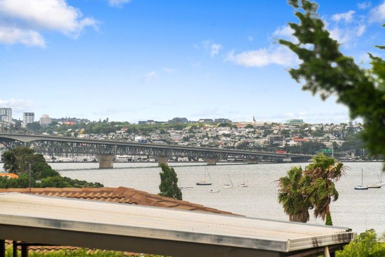 Photo of property in 3/80 Onewa Road, Northcote Point, Auckland, 0627