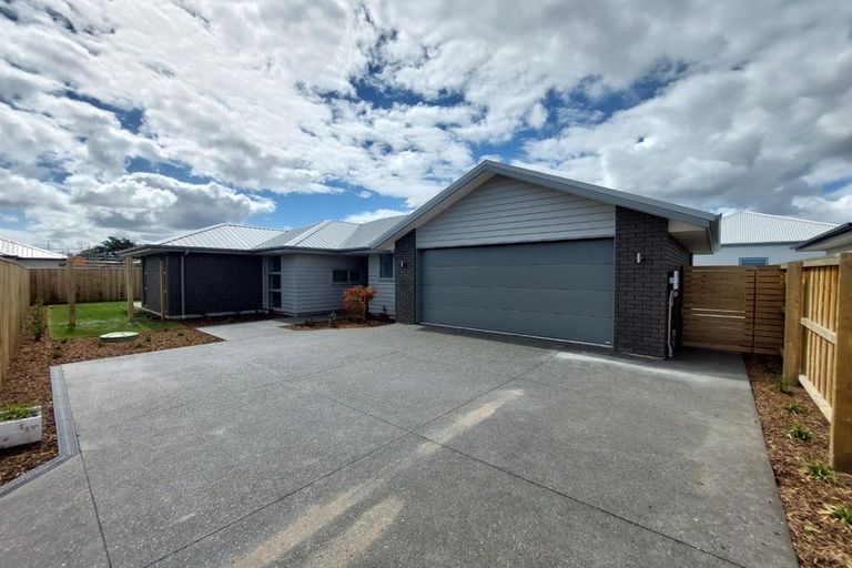 Photo of property in 18 Eccles Place, Halswell, Christchurch, 8025