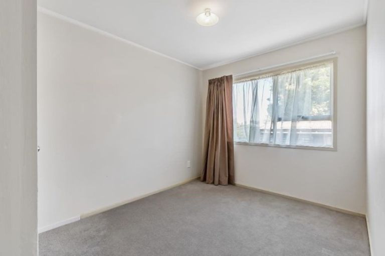 Photo of property in 1/10 Dorendia Place, Clendon Park, Auckland, 2103