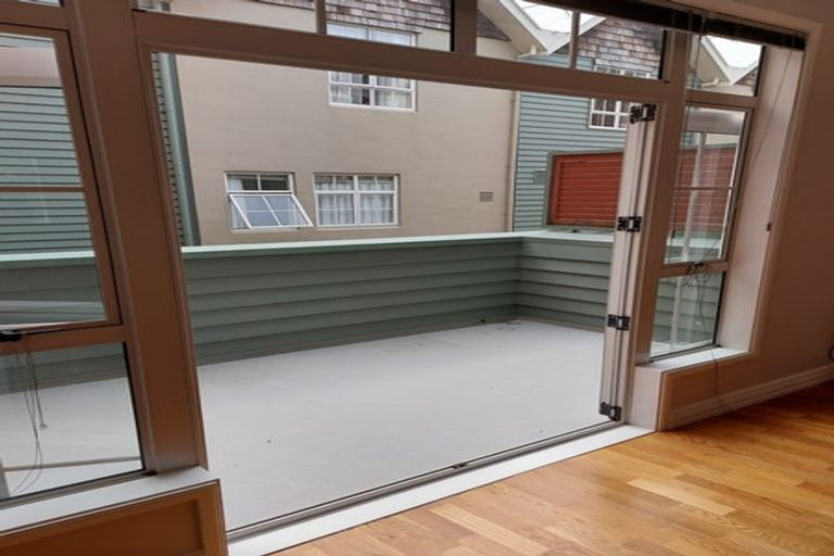 Photo of property in 64 Pipitea Street, Thorndon, Wellington, 6011