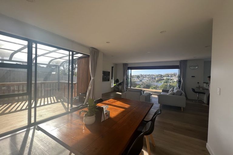 Photo of property in 26 Kiteroa Terrace, Rothesay Bay, Auckland, 0630