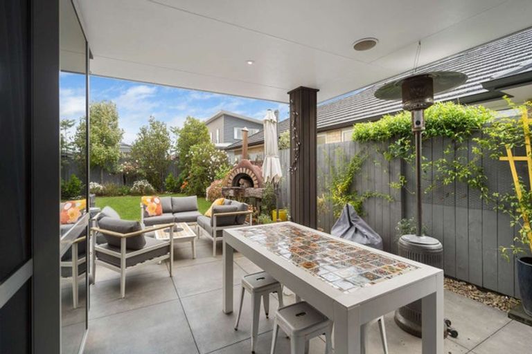 Photo of property in 42 Hiria Crescent, Papamoa Beach, Papamoa, 3118