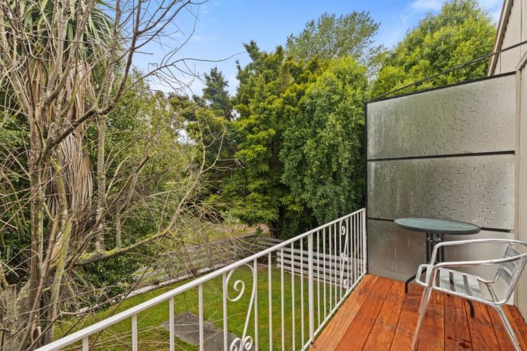 Photo of property in 9 Esher Place, Saint Martins, Christchurch, 8022