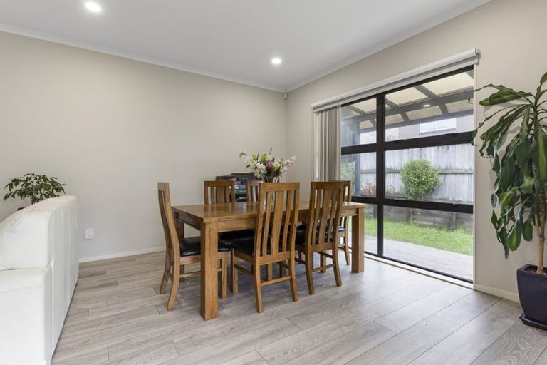 Photo of property in 25 Drumbuoy Drive, Flat Bush, Auckland, 2019