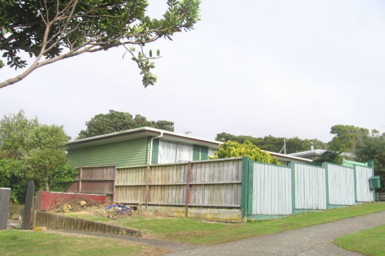 Photo of property in 7 Beaumaris Crescent, Ascot Park, Porirua, 5024