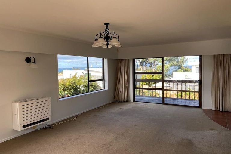 Photo of property in 2/43 Eastcliffe Road, Castor Bay, Auckland, 0620
