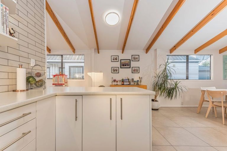 Photo of property in 1/32 Glucina Avenue, West Harbour, Auckland, 0618