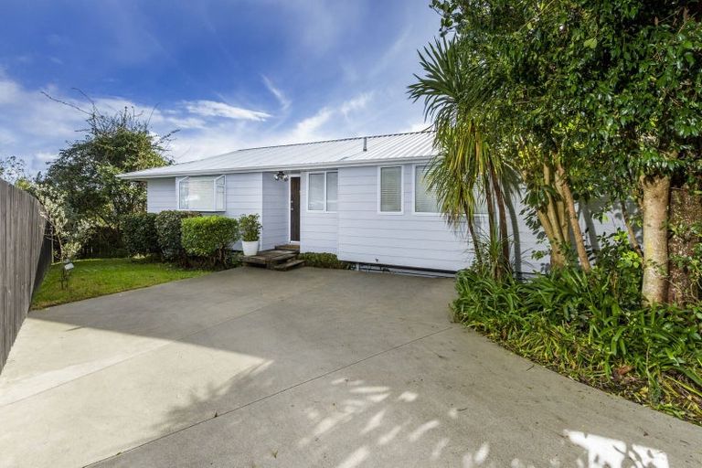 Photo of property in 1/348 Glenfield Road, Glenfield, Auckland, 0629