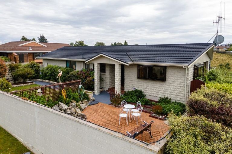 Photo of property in 12 Oakleigh Crescent, Oamaru North, Oamaru, 9400