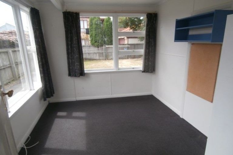 Photo of property in 12 Ilam Road, Upper Riccarton, Christchurch, 8041