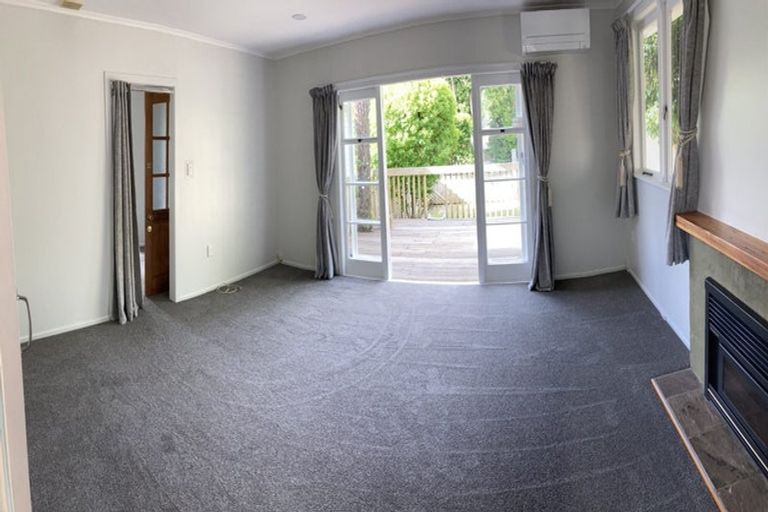 Photo of property in 1/12 Selwyn Crescent, Forrest Hill, Auckland, 0620
