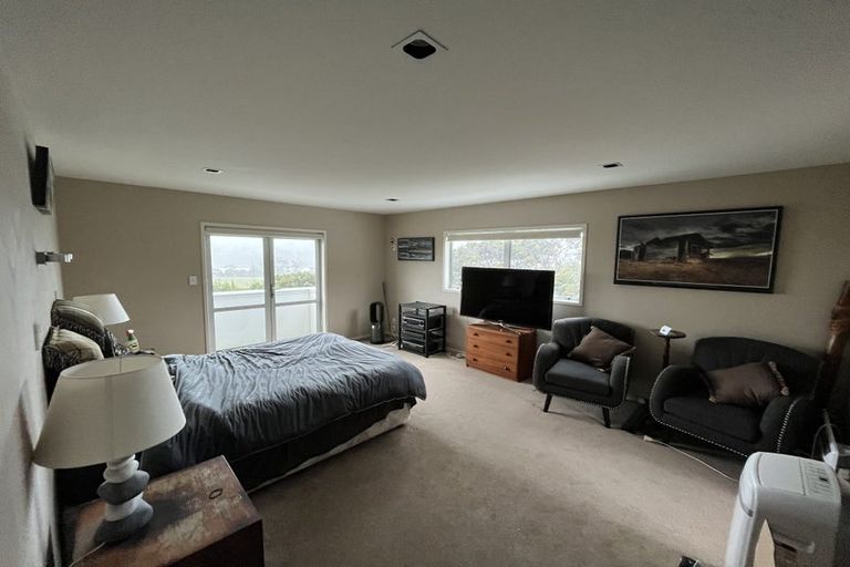 Photo of property in 132 Kittiwake Drive, Schnapper Rock, Auckland, 0632