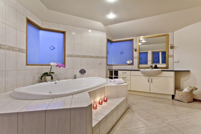 Photo of property in 20 Cliff Road, Torbay, Auckland, 0630