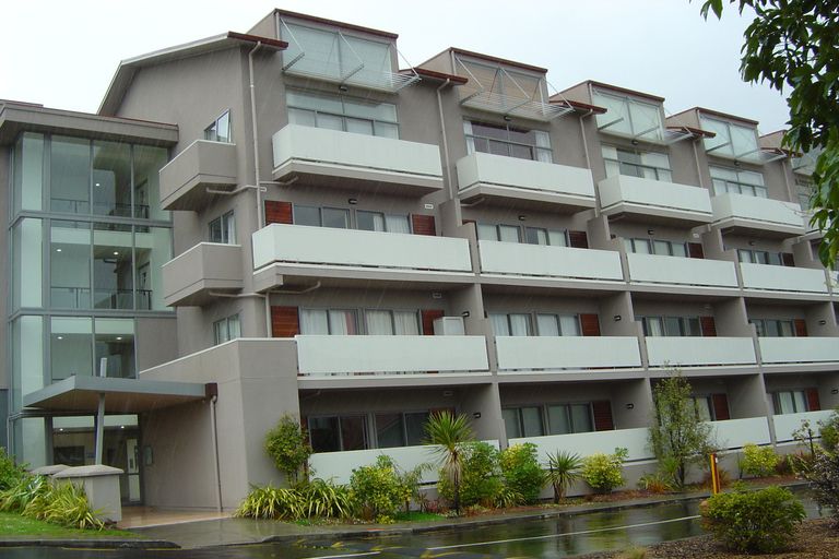 Photo of property in 30/11d Westward Ho, Glen Eden, Auckland, 0602