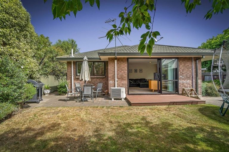 Photo of property in 2/282 Sawyers Arms Road, Bishopdale, Christchurch, 8053