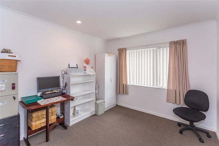 Photo of property in 12 Belle Maison Court, Levin, 5510