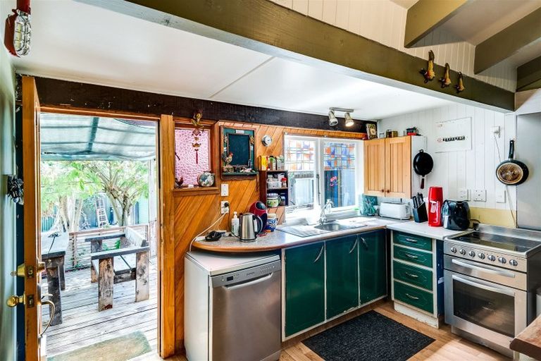 Photo of property in 1/422 Main North Road, Bay View, Napier, 4104