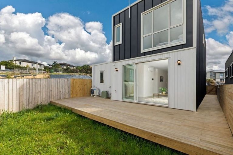 Photo of property in 6 Waihou Crescent, Albany Heights, Auckland, 0632