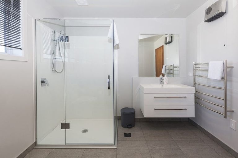 Photo of property in 138 Papanui Road, Merivale, Christchurch, 8014