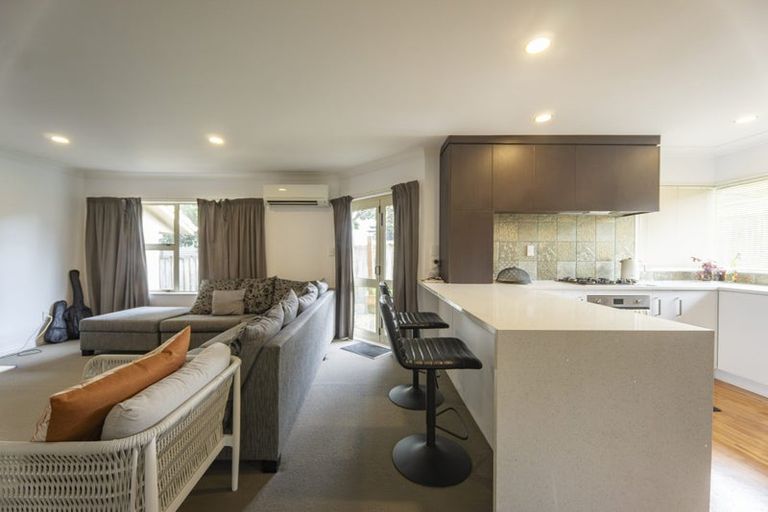 Photo of property in 9 Burleigh Place, Rototuna, Hamilton, 3210