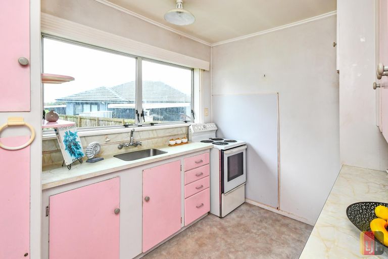 Photo of property in 35 Mckean Avenue, Manurewa, Auckland, 2102