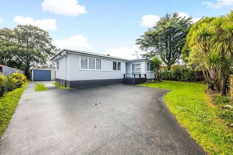 Photo of property in 17 President Avenue, Papakura, 2110