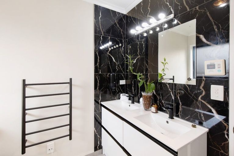 Photo of property in 2 Riverside Lane, Spencerville, Christchurch, 8083