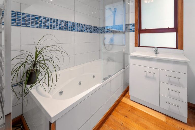 Photo of property in 103 Neudorf Road, Upper Moutere, 7175