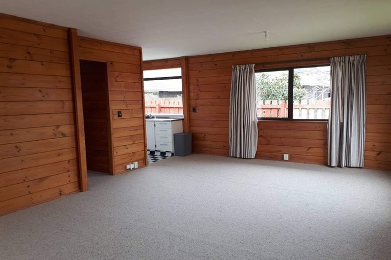 Photo of property in 27a Mana Esplanade, Paremata, Porirua, 5026