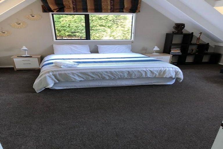 Photo of property in 30 Greenstone Place, Fernhill, Queenstown, 9300