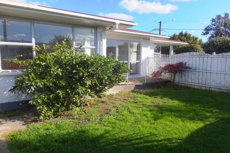 Photo of property in 2 Carbine Place, Sockburn, Christchurch, 8042